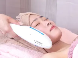 《𝙻𝚊𝚍𝚢𝚜♥˖ ࣪⊹》お顔全体脱毛+ビタミン美容液&コラーゲンパック付き