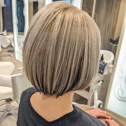 『今話題の✨』イロジカケカラー➕ブリーチ➕カット✄