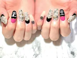 がっつりネイル✨ニュアンス​〜​ゴージャスネイル💎ご自由に8本アートネイル💅持ち込みデザインでお願いします🤲