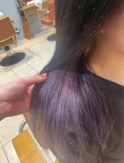 イヤリング、インナーカラー＋ブロー＋ニーナTR（巻きかストレート仕上げ）※再来6000円