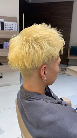 『メンズ限定』❗️ブリーチ➕カラー➕トリートメント