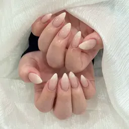 🔥約3️⃣0️⃣%オフ🔥ソフトジェルオフあり✨️カラーグラデーションorフレンチ