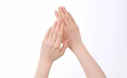 【オプション】ネイリストのハンドマッサージ