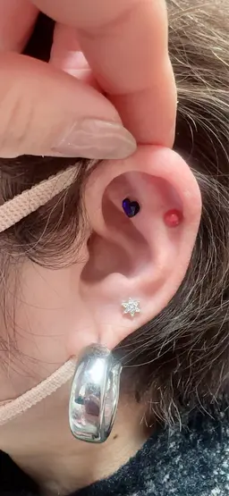 耳ツボジュエリー来店初回、1回限り１粒300円