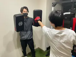 キックボクシングor自重トレーニング［45分］で美ボディに🥊🥊