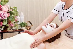 初回半額⭐︎オイルマッサージ40分コース！(お顔＋デコルテ)