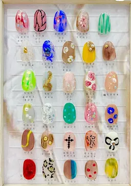 KUGOオリジナル韓国デザイン🇰🇷💅２本デザイン➕ワンカラーorラメ（オフ込み）5100円♡🇰🇷♡🩷