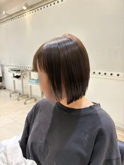 ボブカット（顎先から肩につかない長さ）