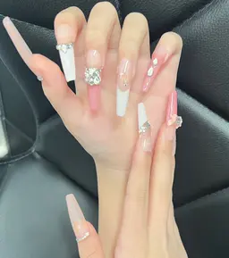 10本時間ないアートし、パツつけ放題。本店オフ無料、長さ出し別料金になります。