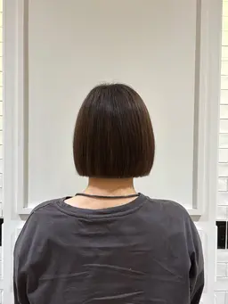 ワンレングスボブ（肩上以上）