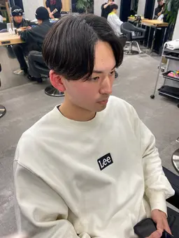 ✂️カット＋縮毛矯正✂️梅雨になる前に是非お任せください‼️ポイントだけの縮毛矯正や全頭もお任せください😊