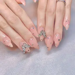 【 長さを出してすらっと美しいお爪に🫧 】 チップ長さだし 10本アートし放題　¥13,600→¥11,400