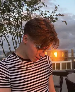 メンズ刈り上げセンターパート👟💙