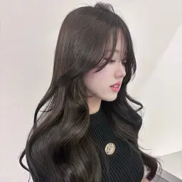 【💖平日限定💖】うる艶カラー＋【ライト】トリートメント￥12,500➡︎✨¥8,800✨福岡/大名/カラー