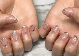 ✨ガラスフレンチ✨(フレンチの部分をラメとミラーホロでガラスのようなキラキラの先端に☆ストーンやアートは別途)