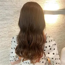 “透明感×ツヤ”を叶えるワンカラー‎×クイックトリートメント