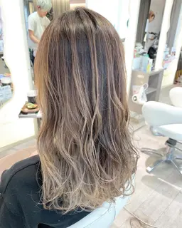 【❣️流行りをキャッチ❣️】⭐️ハイライトカラー+全体カラー+トリートメント⭐️