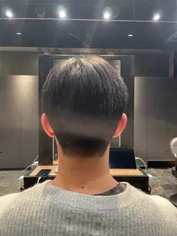 【メンズ(刈り上げスタイル)限定】ピンピンしない✨自然な弱酸性縮毛矯正+カット