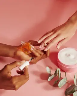 【育爪ハンドケアコース】¥4,500→¥4,000