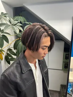 メンズカット＋ハイライト+カラー　　　　　　　　　　　　　　【最高級の処理剤でダメージレスなブリーチをお届け】