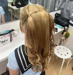 🦋ヘアアレンジ💫※前日までにアレンジ画像をお送りください。土日祝+¥500