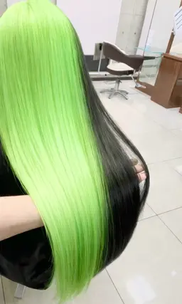 【透明感のある髪色に】ブリーチ+カラー