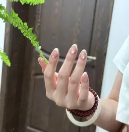 【Jr.ネイリスト】ガラスフレンチ🎐フレンチ部分のお色はシルバー・ゴールドからお選びいただけますま🥰