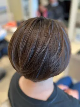 クリエイティブディレクターカット＋脱白髪染めコース＋髪質改善トリートメントコース