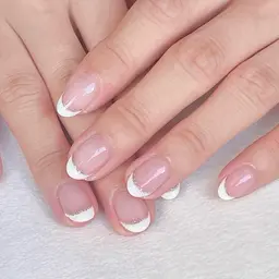 【☑ラメラインあり🖌️】フレンチネイル