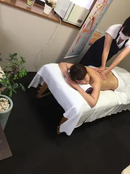 美肌ボディエステ♡薬草スペシャルパック付き！ツルピカ素肌ケアボディプチリンパマッサージ