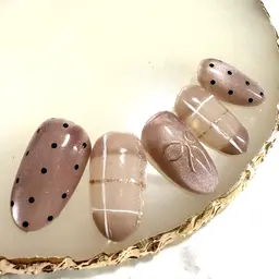 ［フルアート定額］ 10本にアートやマグネットカラーが入る定額ネイルコースです。