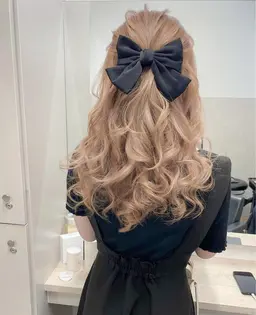 学生Wカラー(ケアブリーチ) & トリートメント&簡単アレンジ(任意)