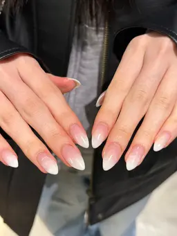 【2月限定❗️】白グラデーション