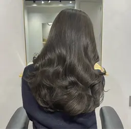 《おすすめ》🎀前髪カット＋アイロン巻きスタイリング🎀コテ巻き・つやつやストレート