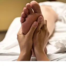 料金改定して、お得になりました。足ツボオイルトリートメントをしながらゲルマニウム岩盤浴を受けれるコースです。