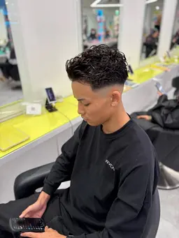 【メンテしたい方必見💈🔥】スキンも可能🙆‍♀️フェードカット💈＋保湿トリートメント✨＋炭酸泉spa💆‍♀️🫧