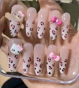 【つけ放題】持ち込みデザイン💎やり放題他店オフ無料キャラクターネイル3Dパーツつけ放題のせ放題💅個性ネイルゴージャス