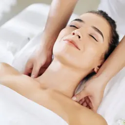 首肩こり集中ケア✅デコルテ＋首肩腕💆‍♀️60分 (メンズ歓迎)眼精疲労、首肩こり、不眠