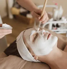 透明感UP⤴フェイシャル☆毛穴水素水洗浄＆美白ホワイトクレイパック(頭皮＆デコルテマッサージ付) 60分