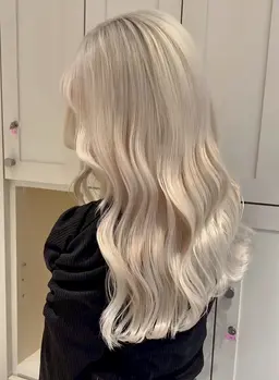 学生限定🩵ハイブリーチ＋カラー(ブリーチ2回)トリートメント🩵ケアブリーチサービス