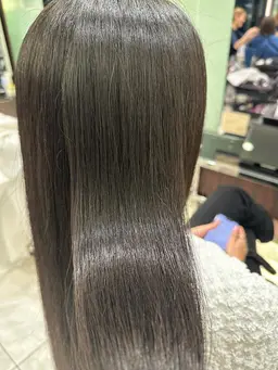 【デビュー前限定価格🪼】艶々ストレートパーマ（根本のみ）🍇