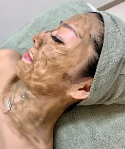 もっちりツヤ肌✨ニキビ肌/凸凹肌/毛穴ケア『ハーブピーリング』剥離タイプ❣約5日間で整肌★After無しメニュー*