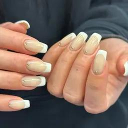 本日19:00限定練習モデル✨グラデ+白フレンチ