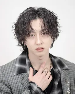 【🇰🇷韓国SALE＆ミニモ学割🇰🇷】メンズカット➕韓国風パーマ🇰🇷シャドウ、フェザーパーマ🇰🇷相談可⭕️