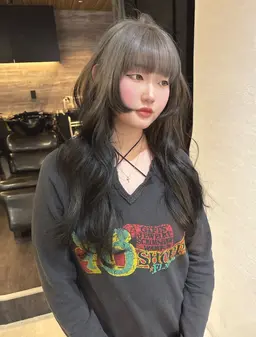 🐬デザインカラー＋cut🐬（ブリーチ1回＋デザインカラー）edgeの効いたstyle design ニュアンス.•♬