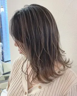 ✨ケアブリーチ使用✨人気No3‼️バレイヤージュカラー＋カット