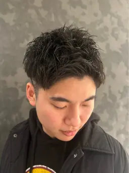 《平日朝8:30​〜​限定》カット＋アイロンパーマ