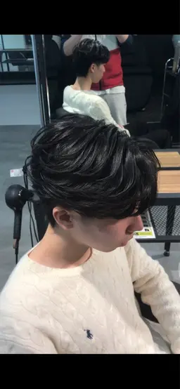 【3/20まで期間限定無料‼️】カット➕フェザーパーマ(トリートメント付き)