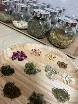 おかま直伝よもぎ蒸し®(よもぎとハーブ)