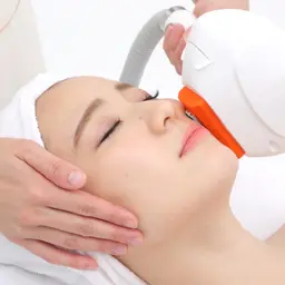 たるみ肌にハリ感アップ⤴︎Eライトフェイシャル✨ ⏰70分